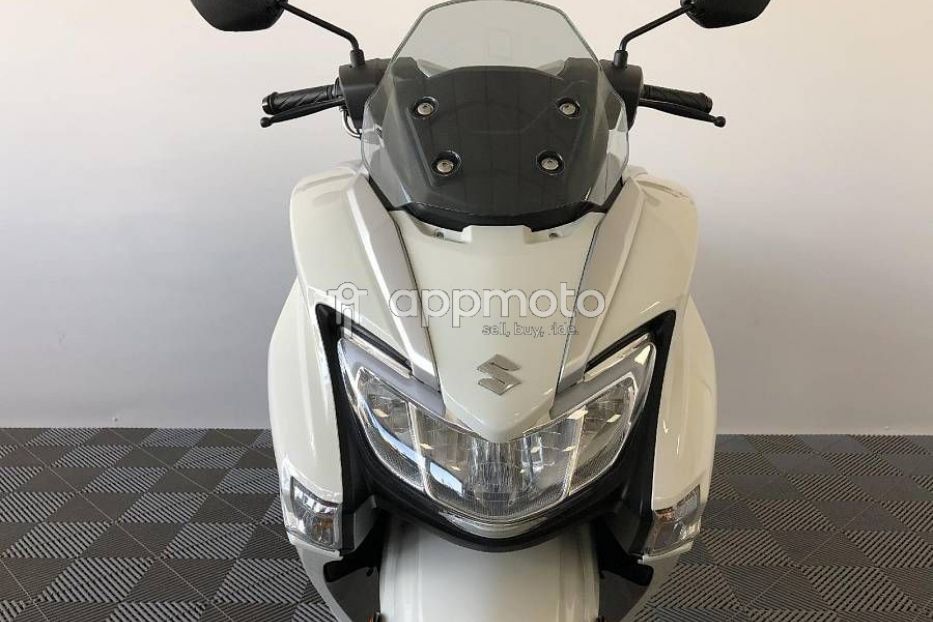 Nuevo Suzuki Burgman Street 125 EX 2023 a la venta en julio a un precio de  3.099€